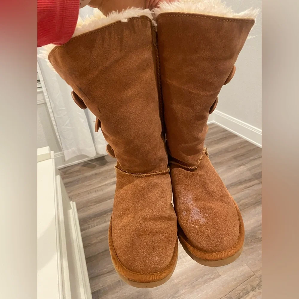 UGG Bailey Button Triplet II Boot - Picture 5 of 9